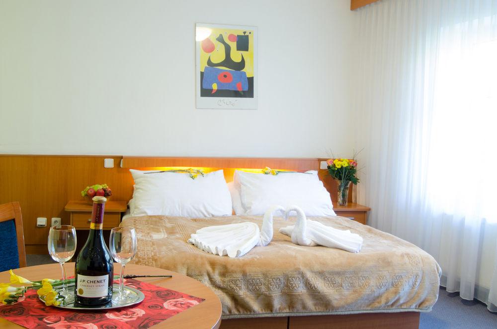 Hotel Inos Πράγα Εξωτερικό φωτογραφία